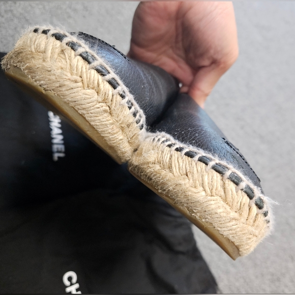 CHANEL 2017 Interlocking CC Logo Espadrilles Shoes - Picture 4 of 9
